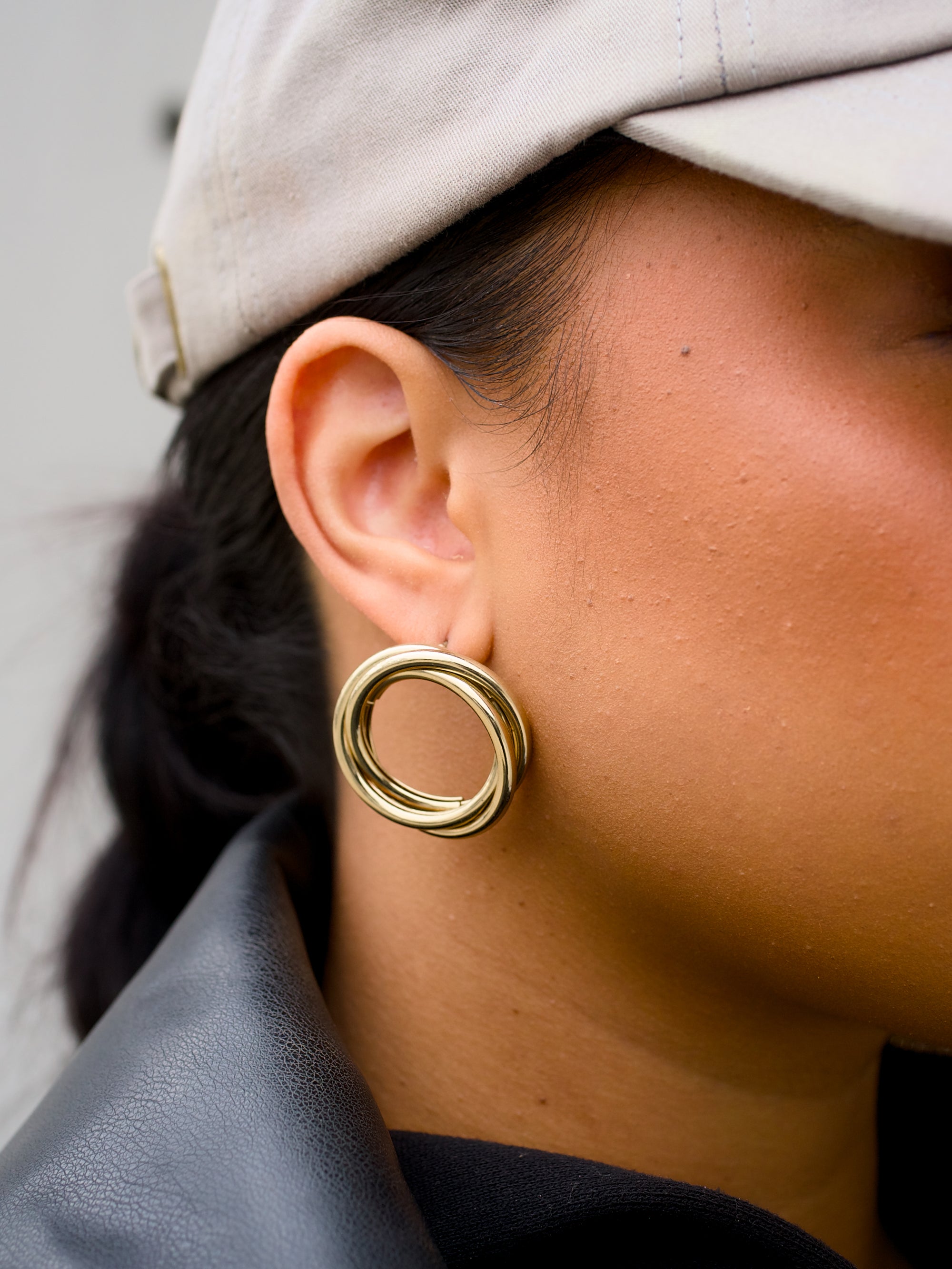 Circle Twist Earring